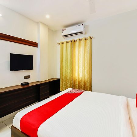 Oyo 29131 Hotel Mn Grand Shamshabad Exterior photo