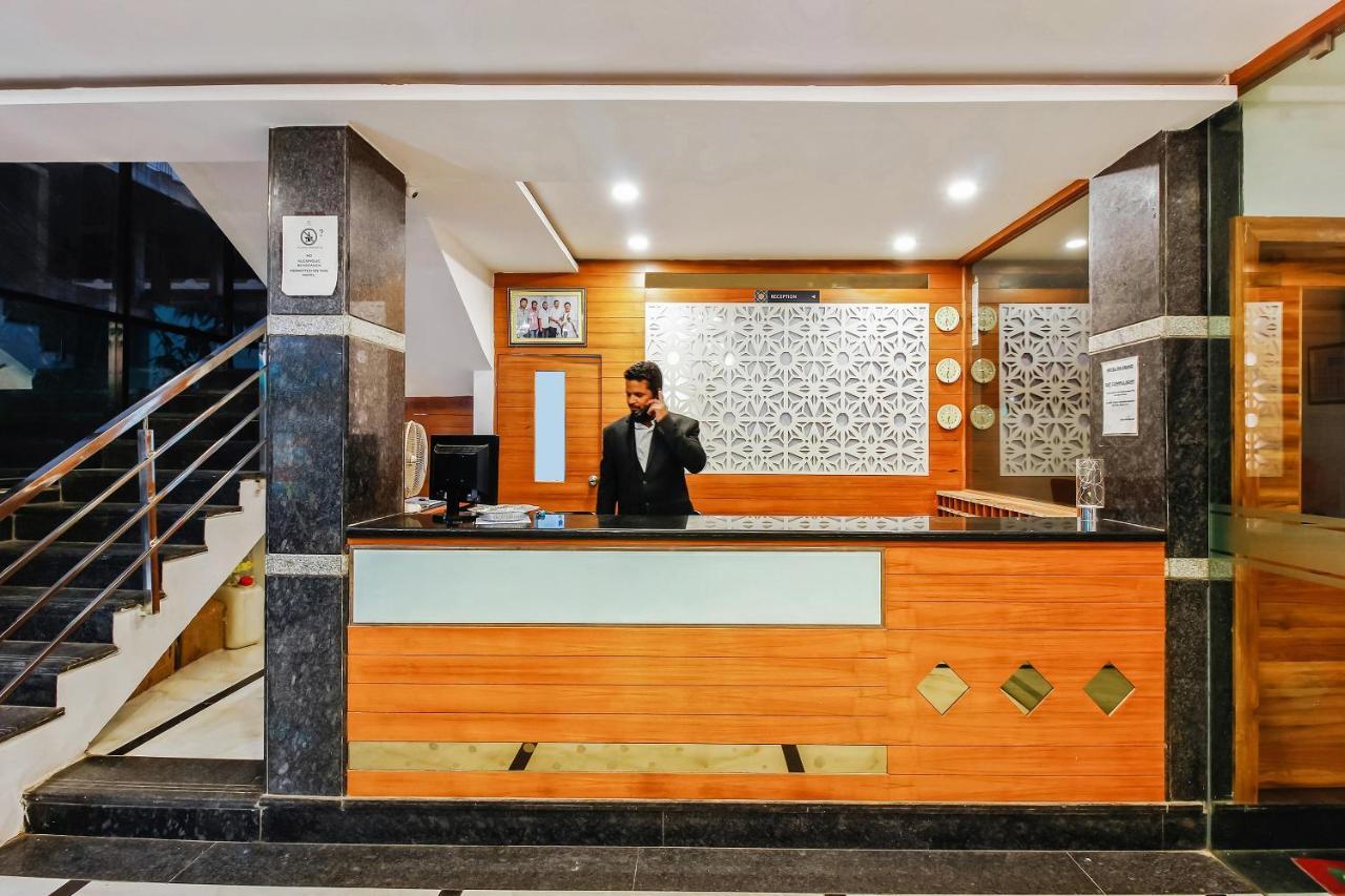 Oyo 29131 Hotel Mn Grand Shamshabad Exterior photo