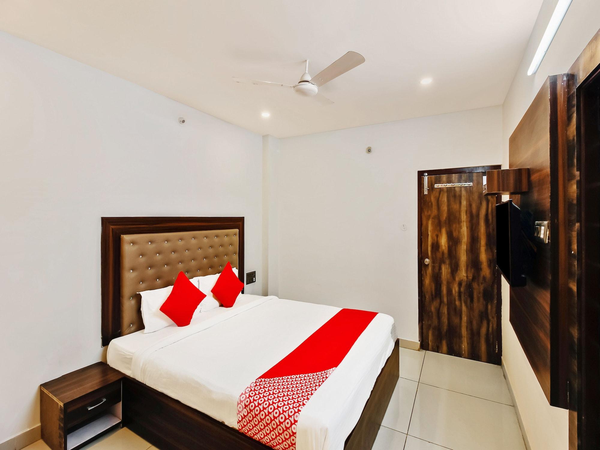 Oyo 29131 Hotel Mn Grand Shamshabad Exterior photo