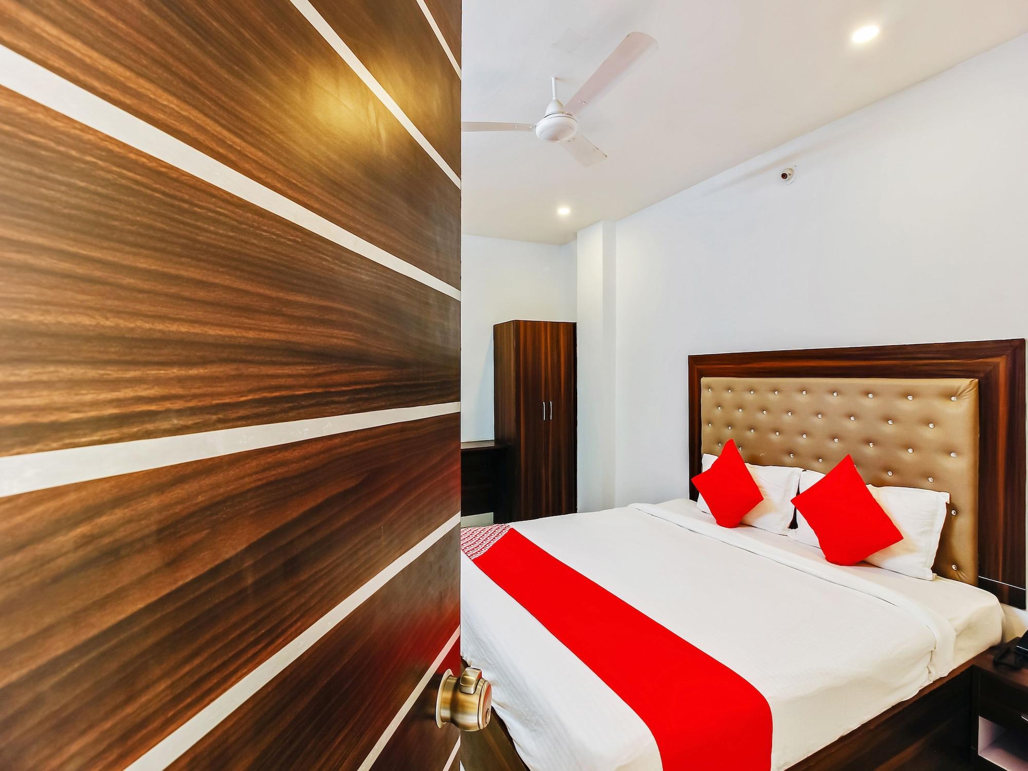 Oyo 29131 Hotel Mn Grand Shamshabad Exterior photo