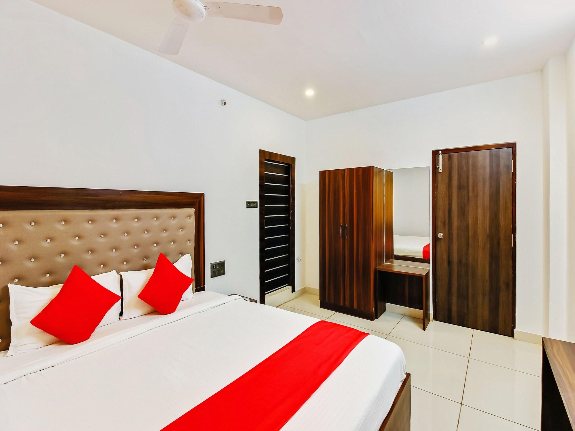 Oyo 29131 Hotel Mn Grand Shamshabad Exterior photo