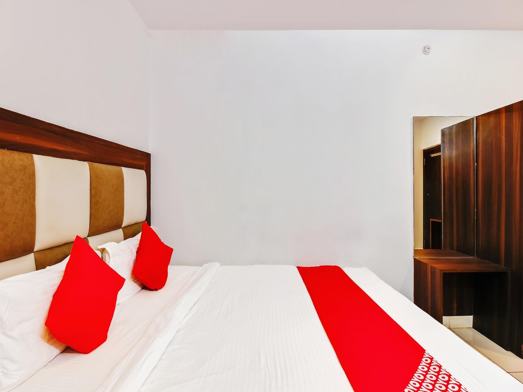 Oyo 29131 Hotel Mn Grand Shamshabad Exterior photo
