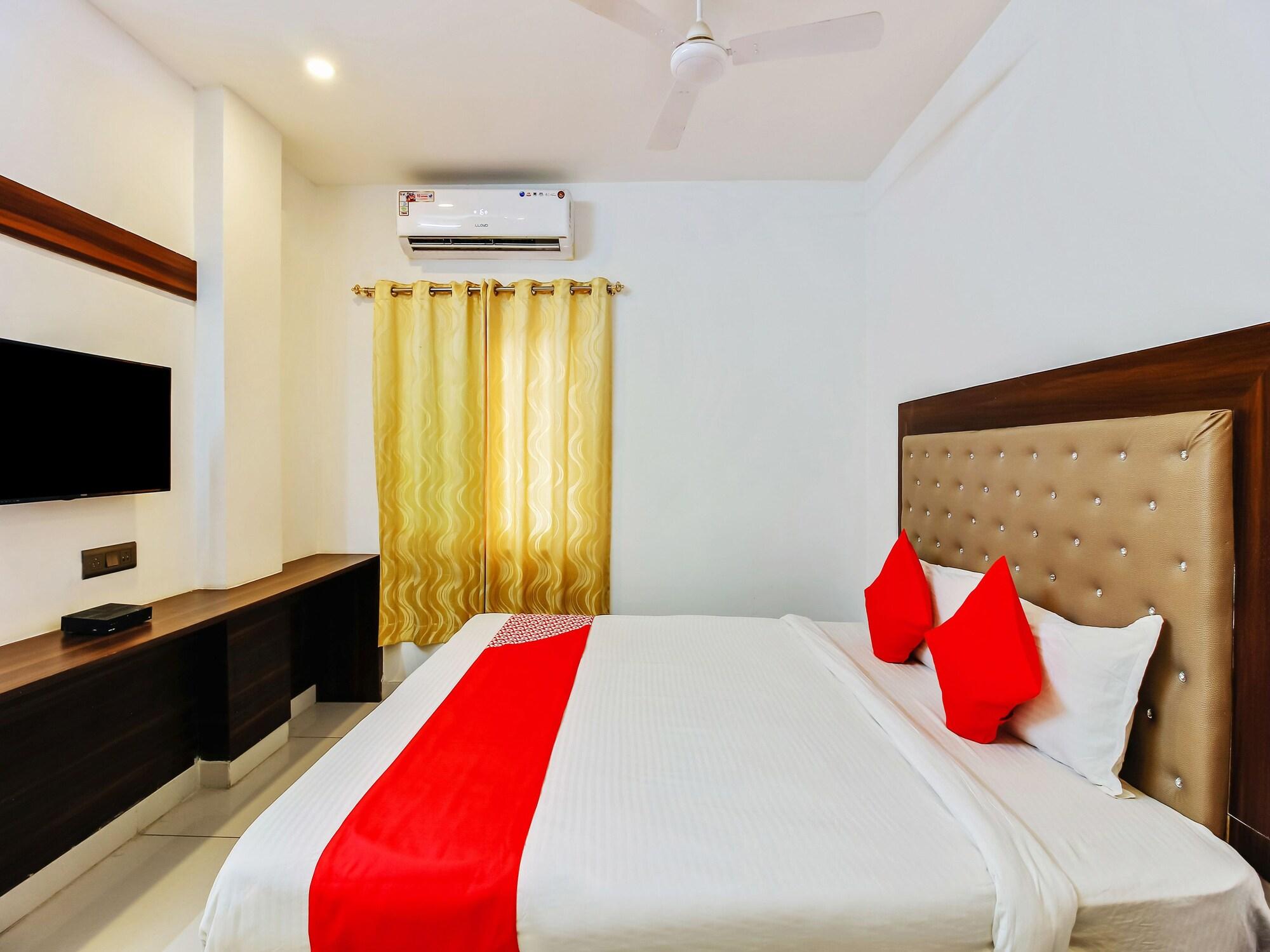 Oyo 29131 Hotel Mn Grand Shamshabad Exterior photo