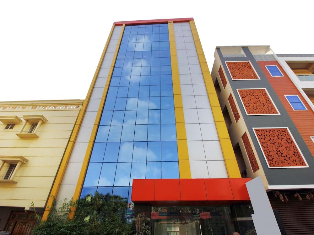 Oyo 29131 Hotel Mn Grand Shamshabad Exterior photo